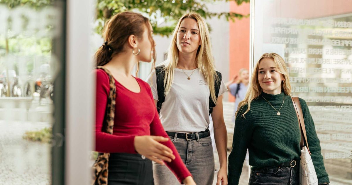 Besser gelernt, besser vorbereitet – mobile Ausbildungs-Apps für die grösste Pflegeschule der Schweiz
